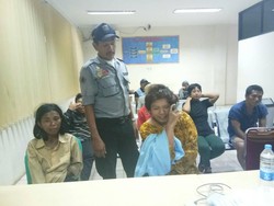 Seorang Pengemis Ditangkap Saat Nyamar Jadi Perempuan di Jaksel