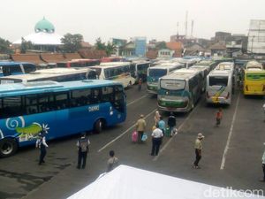 Pemudik yang Berangkat dari Terminal Cicaheum Turun 18 Persen Pemudik yang Berangkat dari Terminal Cicaheum Turun 18 Persen