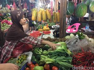 H-2 Lebaran, Harga Labu Hingga Kulit Ketupat Masih Normal