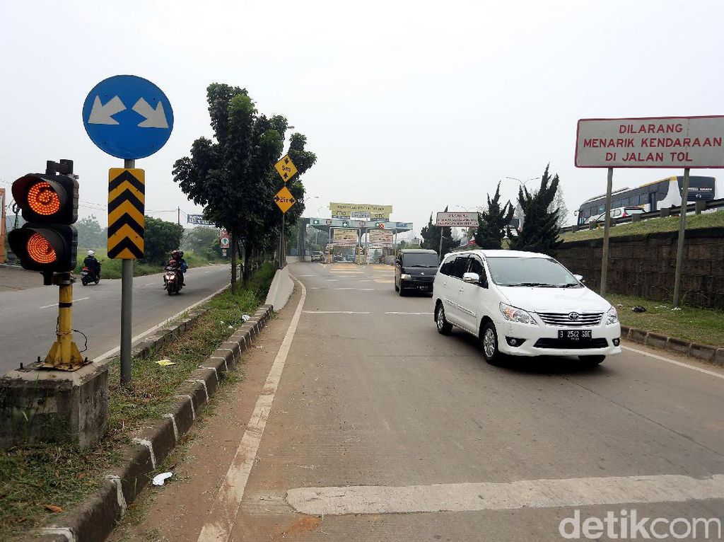 Keluar-Masuk Jakarta, Mobil Pribadi Juga Jadi Sasaran Rapid Test Antigen Keluar-Masuk Jakarta, Mobil Pribadi Juga Jadi Sasaran Rapid Test Antigen