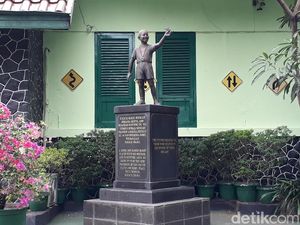 Melihat Kembali Patung Obama Kecil di SDN 01 Menteng