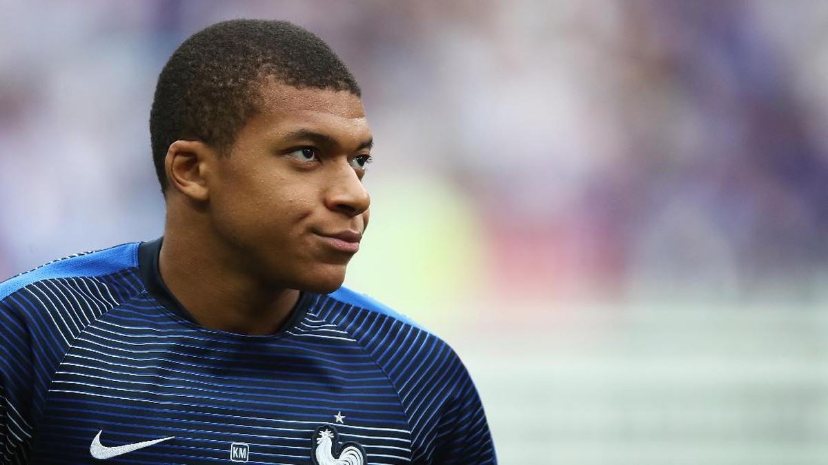 Manchester City dikabarkan juga masih mengejar Kylian Mbappe (Foto: Julian Finney/Getty Images)