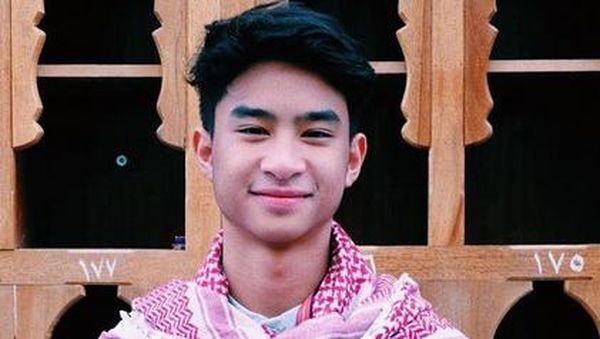 Subhanallah, Tampannya Putra Iis Dahlia