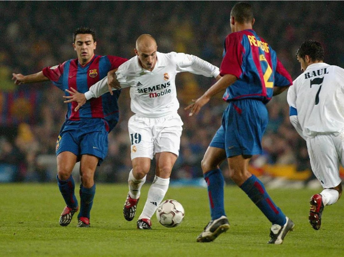Esteban Cambiasso saat membela Real Madrid (Foto: Firo Foto/Getty Images)