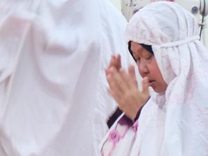 Dari Eropa ke Eropa, Risma Ingin Lebaran di Surabaya