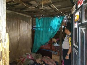 Bantu Sesama, Polres Jakpus Bedah Rumah Nenek Tukini