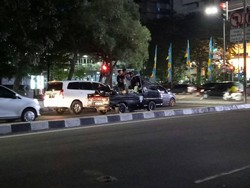 Sekumpulan Bocah Takbir Keliling di Atas Pikap di Jakpus