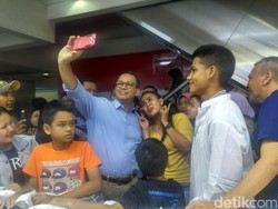 Anies Dicurhati Pedagang Tanah Abang: Penjualan Turun Pak!