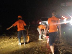 Waspadai Jalur Banyuwangi-Jember, Longsor Terjadi di Gumitir