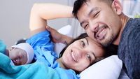 Atiqah Hasiholan Lahiran, Laudya Cynthia Bella Bercadar