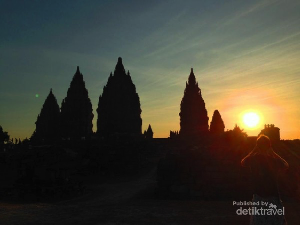 Kangen Suara Gamelan, Obama Bawa Keluarga ke Prambanan