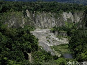 Panorama Ngarai Sianok