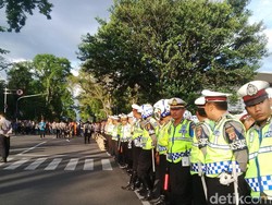 1.450 Polisi Amankan Salat Idul Fitri di Kota Bandung