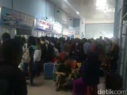 Pemudik di Sekupang Batam Membeludak Meski Tiket Sudah Habis