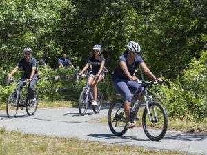 Liburan di Bali, Michelle Obama Pilih Tampil Tanpa Makeup Liburan di Bali, Michelle Obama Pilih Tampil Tanpa Makeup
