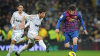 Dua Gol ke Gawang Madrid. Messi kembali memperdaya Madrid saat kedua tim bertemu di Liga Champions. Dia bikin dua gol yang memberi Barca keunggulan 2-0 di semifinal 2010/2011 (Foto: Jasper Juinen/Getty Images)