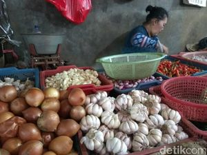 Harga Pangan H-1 Lebaran: Bawang Merah Dijual Rp 45.000/Kg Harga Pangan H-1 Lebaran: Bawang Merah Dijual Rp 45.000/Kg