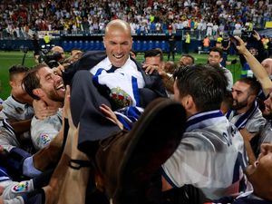 Pengaruh Sihir Balerina Zinedine Zidane (Bagian II-habis) Pengaruh Sihir Balerina Zinedine Zidane (Bagian II-habis)