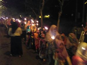 Gema Takbir Hingga Pawai Obor Menyambut Idul Fitri di Surabaya