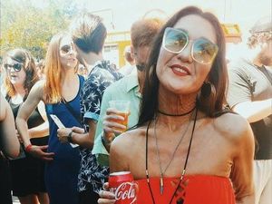 Inspiratif, Wanita Berwajah Tua Karena Penyakit Langka PD Jadi Model