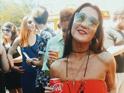 Inspiratif, Wanita Berwajah Tua Karena Penyakit Langka PD Jadi Model