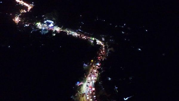 Mengular, Begini Penampakan Macet Nagreg dari Udara