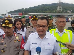 Pelabuhan Merak Catat Rekor Transaksi Saat Puncak Arus Mudik Pelabuhan Merak Catat Rekor Transaksi Saat Puncak Arus Mudik