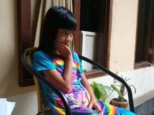 Hiks, si Kecil Dibanding-bandingkan di Acara Kumpul Keluarga Hiks, si Kecil Dibanding-bandingkan di Acara Kumpul Keluarga