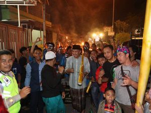 Imam Nahrawi Mudik, Bikin Ketupat Sampai Open House