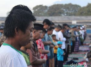 Rayakan Idul Fitri di Tempat Pengungsian, Ini Harapan Warga Garut Rayakan Idul Fitri di Tempat Pengungsian, Ini Harapan Warga Garut