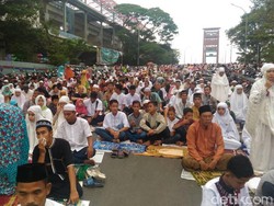 Jembatan Ampera Turut Jadi Tempat Salat Id di Palembang