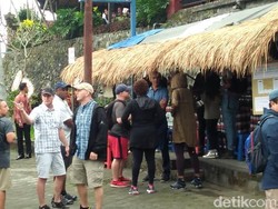 Cuaca Dingin dan Gerimis Sambut Obama di Terasiring Tabanan