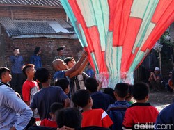 Membahayakan, Tradisi Balon Udara Jadi Ancaman untuk Pilot