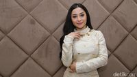 Siapa Mau? Nikita Willy Bagi-bagi THR Nih!