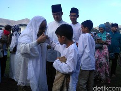 Anies Bandingkan Ritual Usai Salat Id di Indonesia dan Arab Saudi