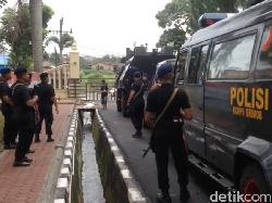 Polisi Temukan Dokumen ISIS di Rumah Pelaku Teror Mapolda Sumut