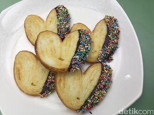 Suguhan Praktis Buat Lebaran, Genji Pie Celup Cokelat