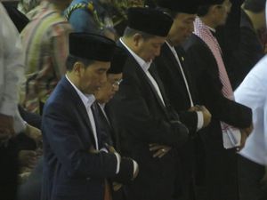 Saat Jokowi-JK dan Jemaah Khidmat Salat Id di Masjid Istiqlal