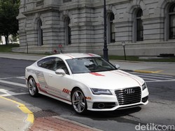 Mobil Tanpa Sopir Pertama Melintas di New York