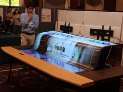 LG Bikin Layar OLED Melebihi Tinggi Tom Cruise