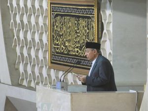 Quraish Shihab: Cinta Tanah Air adalah Fitrah Quraish Shihab: Cinta Tanah Air adalah Fitrah