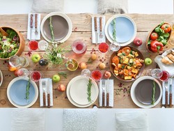 Tata Meja Makan dengan Tips Ini Supaya Lebih Menarik dan Praktis