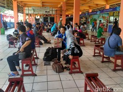 Pemudik Masih Padati Terminal Kampung Rambutan