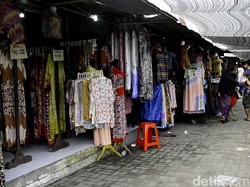 Pemudik Lewat Tol, Omset Pedagang Batik Pekalongan Turun