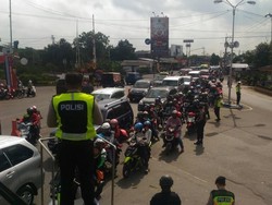 Lebaran Kedua, Roda Dua Dominasi Simpang Mengkreng