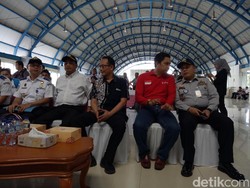 Tinjau Stasiun Palmerah, Menhub Cek Aplikasi Transportasi Terpadu