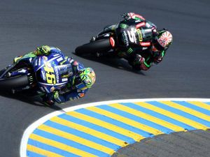 Saat Zarco Senggol Rossi Lagi di Assen Saat Zarco Senggol Rossi Lagi di Assen