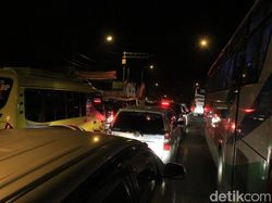 Nagreg Arah Tasik Macet Parah, One Way Diberlakukan