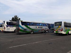 Hari Kedua Lebaran, Terminal Cicaheum Bandung Sepi