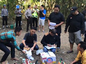 Tim Anti Bandit Gerebek Arena Sabung Ayam di Cirebon